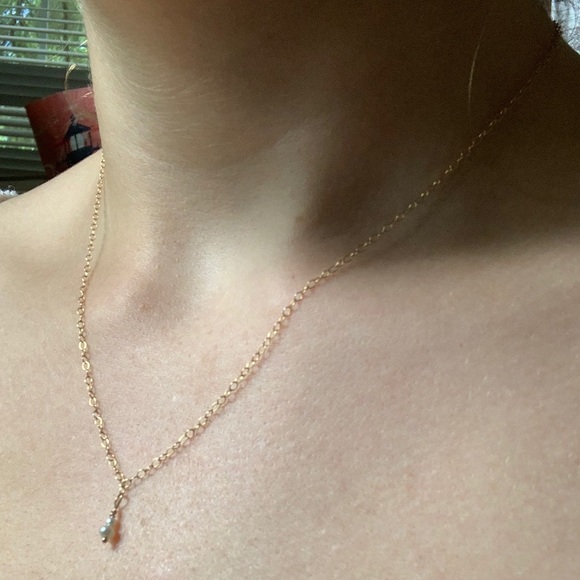 14k yellow gold filled and pearl necklace - Picture 2 of 3